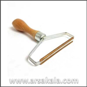 پرزگیر لباس و فرش دسته چوبی LINT