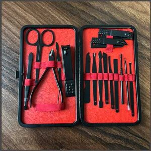 ست مانیکور 16 تکه مشکی قرمز چرمی